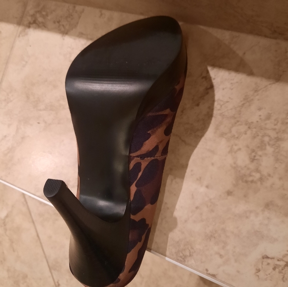 Alfani Brown Leopard Print size 6 heels - Picture 6 of 6